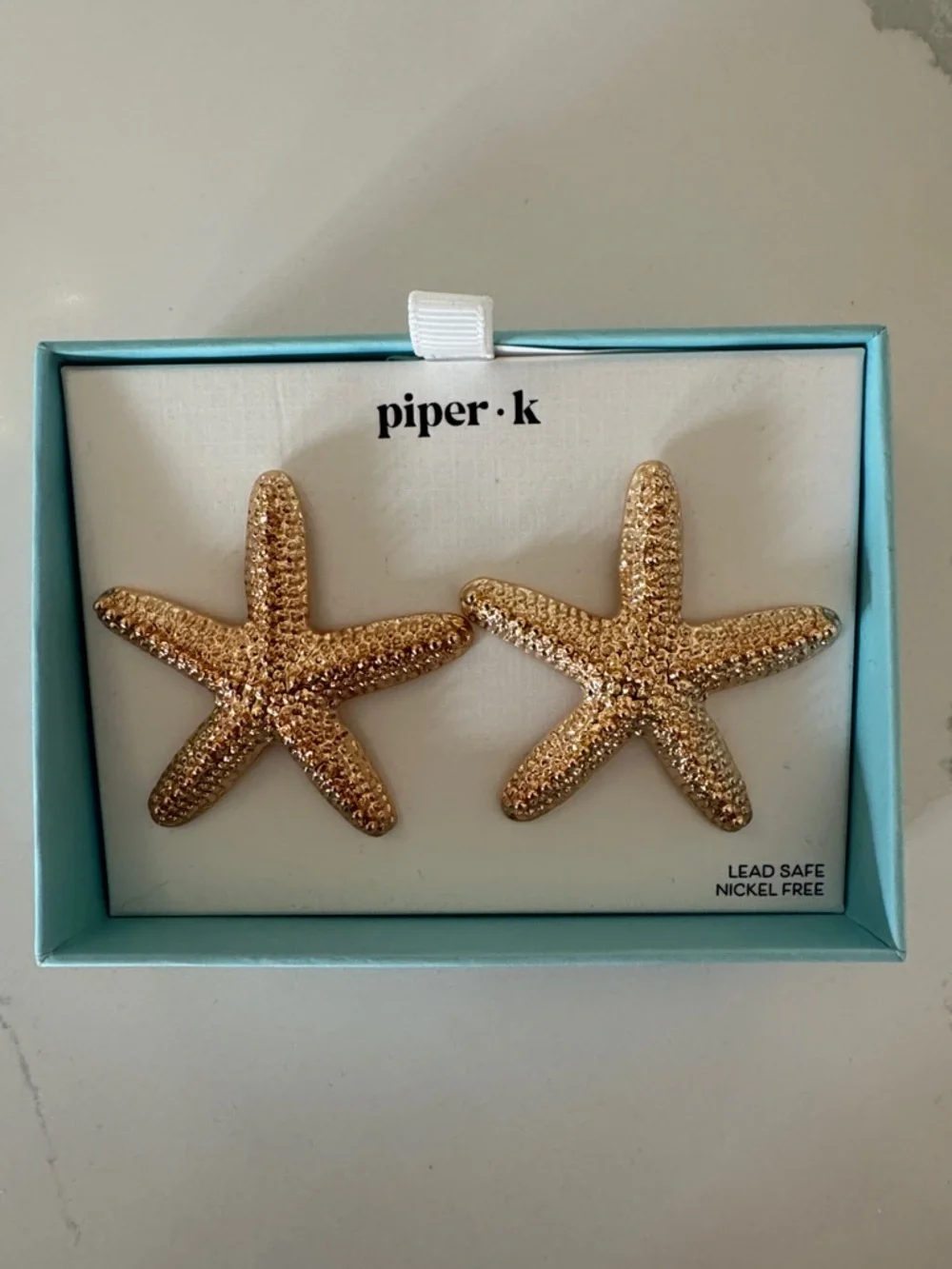 piper·k Gold Starfish Stud Earrings - Textured Beach-Inspired Design